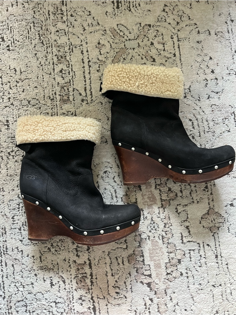 Ugg Carnegie Black Suede Wooden Clog Heel Shearling Cuff Boots Size 10